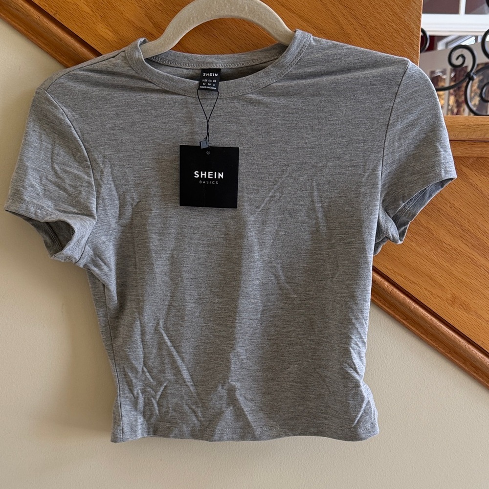 SHEIN Gray Cropped Crewneck Tee - Short Sleeve Size Medium New With Tag